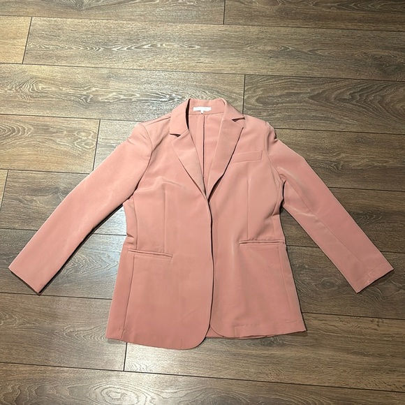 Women's Relaxed Fit Blazer in Blush Pink│Size Medium - Picture 7 of 14